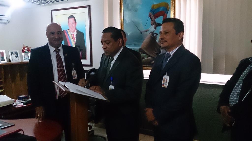 cicpc_monagas's tweet photo. Com. Jefe D. Guzmán, nuevo sup. de S/D Deleg. Estadal Bolívar; asume la jefatura de S/D Maturín, Com. E. Aliendres http://t.co/qkne9MPSWR