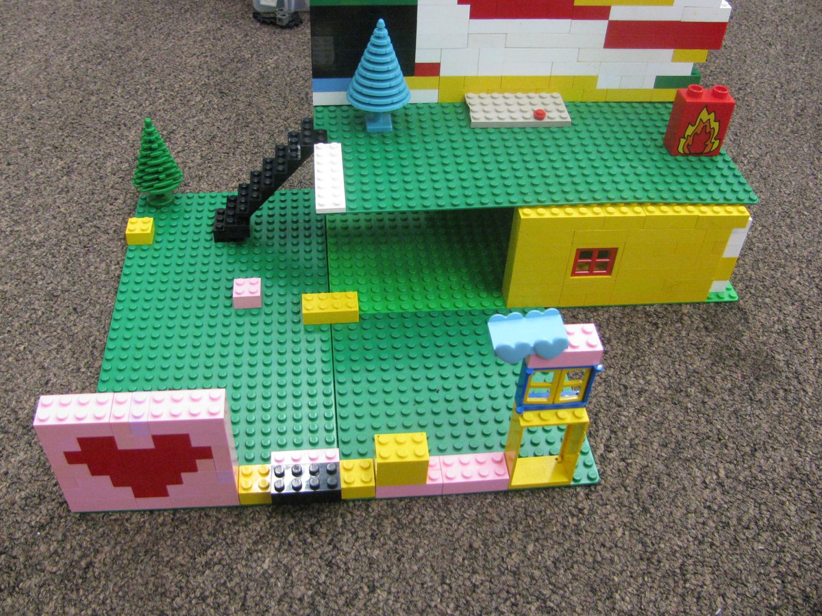 lhpublib's tweet photo. Lego night is tonight at 4:30 pm! http://t.co/QMc523Hm0D