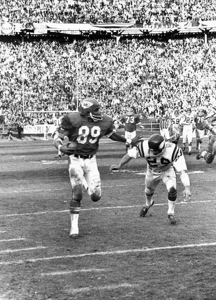 Happy BDay Otis Taylor! WR \65-75 3 Pro Bowls, 2x All-Pro SB4 Champ (46-yd TD) \71: Led Rec Yds 