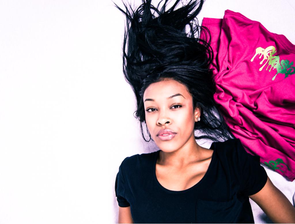 FlavaFe's tweet photo. Another shot of Kierra 💖 (from last nights shoot) #SoulMob 🌸 http://t.co/3YvI7flvpx