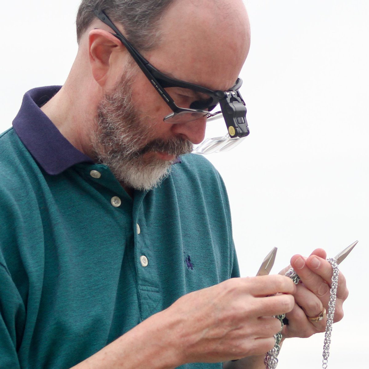 donaldseye's tweet photo. For once, a photo of me :-), working on a Sweetpea necklace. Picture by Jessica Rens Photography. http://t.co/8d2c7UgK7G