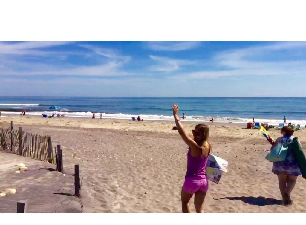 patty2ofus's tweet photo. >>so much fun #BlockIsland #MoheganBluffs #SmartConvertible http://t.co/4YJNeIZvol