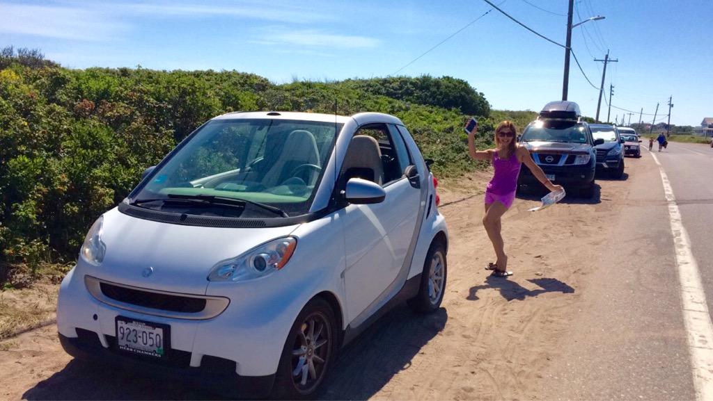 patty2ofus's tweet photo. >>so much fun #BlockIsland #MoheganBluffs #SmartConvertible http://t.co/4YJNeIZvol
