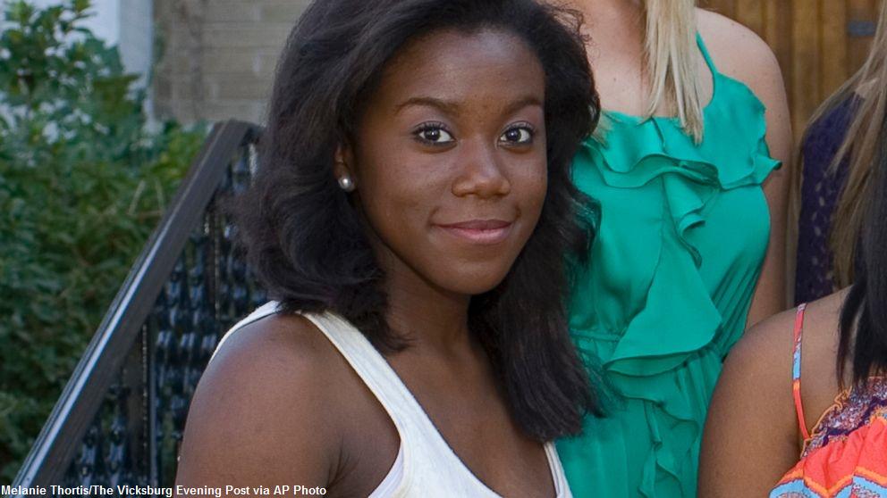ABC's tweet photo. FBI: Teen ISIS wannabe from MS praised Chattanooga shooting, shared her plans to join ISIS: http://t.co/7lxPXUUKUF http://t.co/A8gisgG3ng