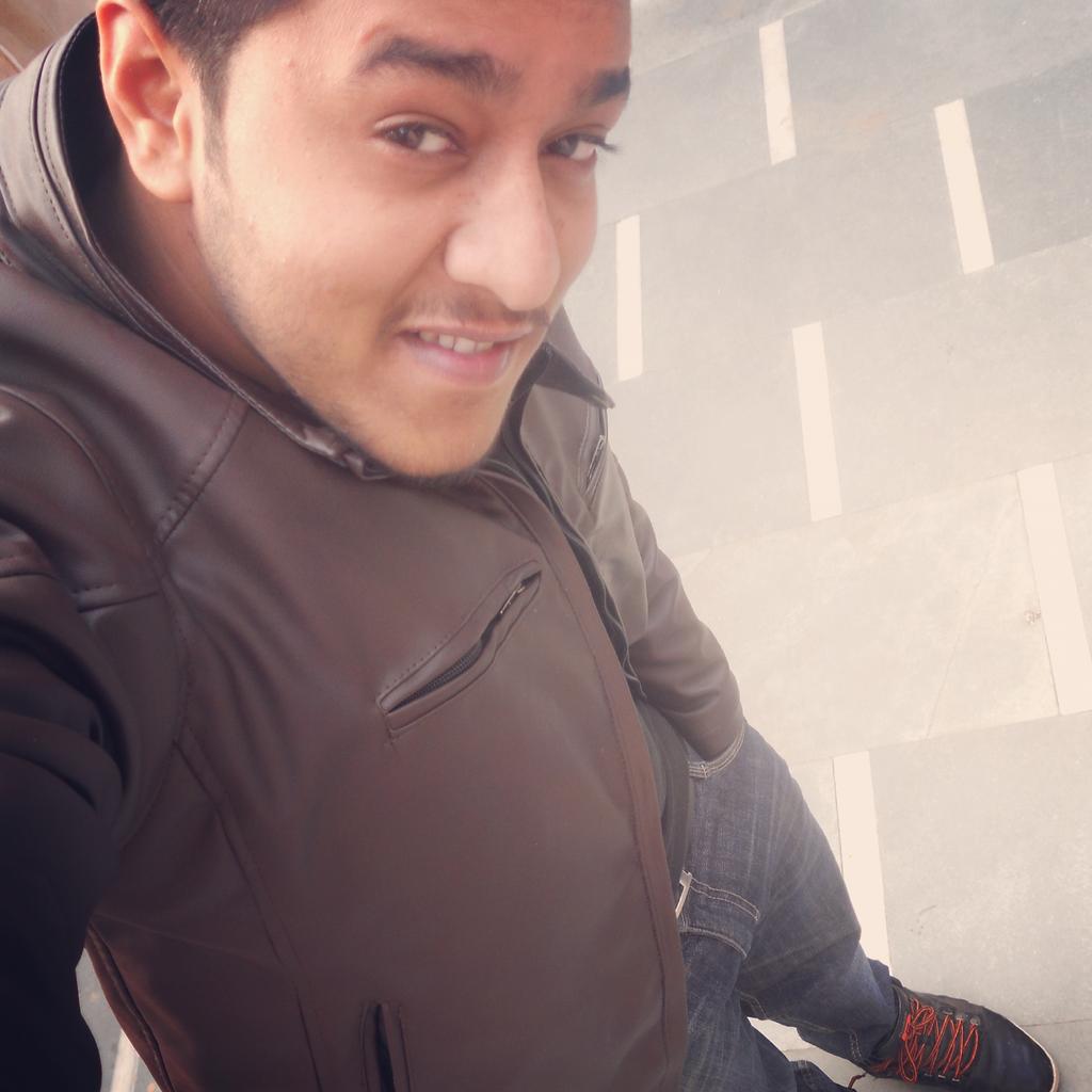 narula_gautam's tweet photo. Thousand of #People_Write Songs✒ Only Few Can Write #Fication
#Gautam_Narula
#Pehla_Pehla_Pyaar😘
#Coming Soon http://t.co/O21C2rDpPy