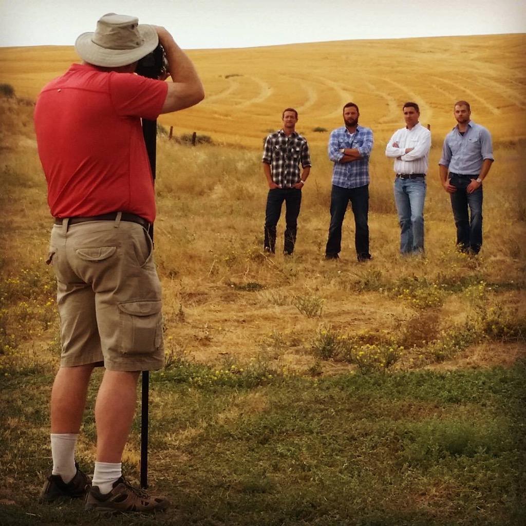 Young Guns photo shoot selfie! <a href="/SVandRighteous/">SV Wine Co.</a> @FoundryVineyard <a href="/SkyliteBuzz/">Ashley Matiko</a>