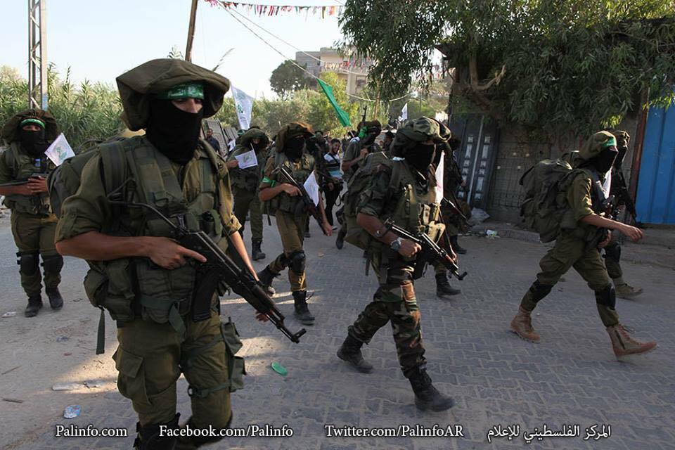 اخر استعراض لكتائب عز الدين القسام في غزه  CMJcJOqUYAASI4P