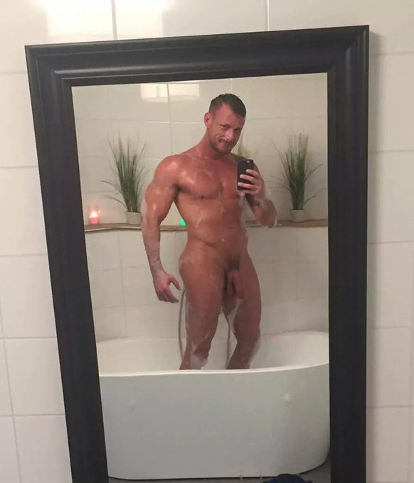 #BRUNOHOT #MACHOHOT #SelfieHOT @xLoganRogueX http://t.co/HgnYLrjxsE