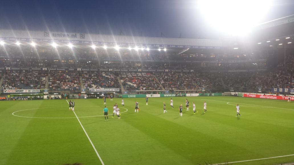 Berooppedijk's tweet photo. sc Heerenveen - de Graafschap kijken.. #Heegra @JanBtwit http://t.co/EKKDbKUsNz