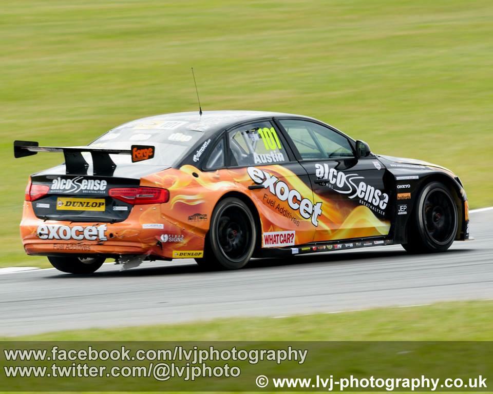 lvjphoto's tweet photo. @RobertoAustini @RobAustinRacing @FAST_Exocet as promised when you signed my photo on Sunday some more photos of you http://t.co/8wM8N3dfQo