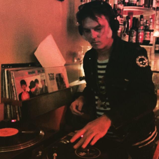 Alla som inte är på Indigo just nu regret it for the rest of your lives.