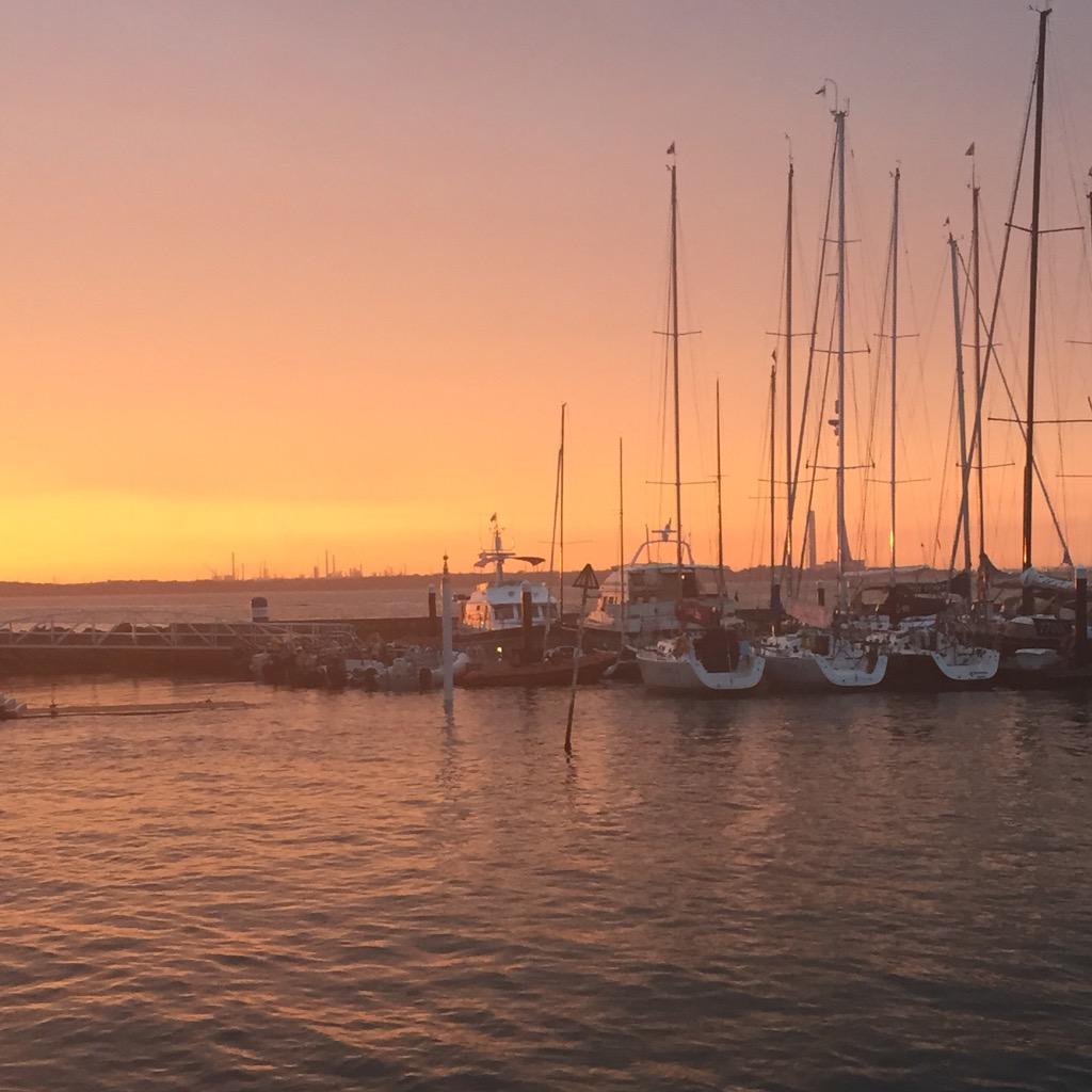 lizearle's tweet image. Nothing is more beautiful than an #IsleOfWight sunset RT if you agree #CowesWeek #Ilovewight #LizEarlexCowesWeek