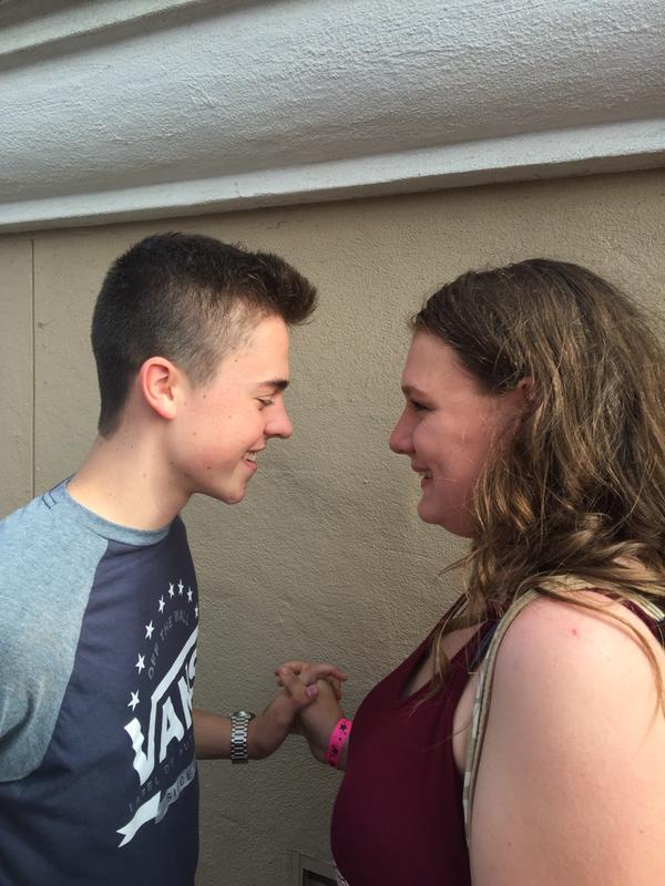 DigiTour's tweet photo. Meeting @GrantLandis is #DigiFestGoals 😘😘😘😘 http://t.co/Xwa4wb3QtW