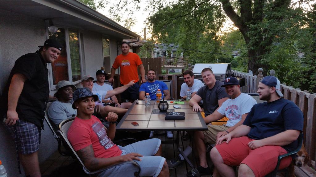 RyanWilliams_RJ's tweet image. Calm before the storm at Coach Williams House.  Can&apos;t wait to go to work with THESE SENIORS!  #BEGOLDEN #CONTROLTODAY