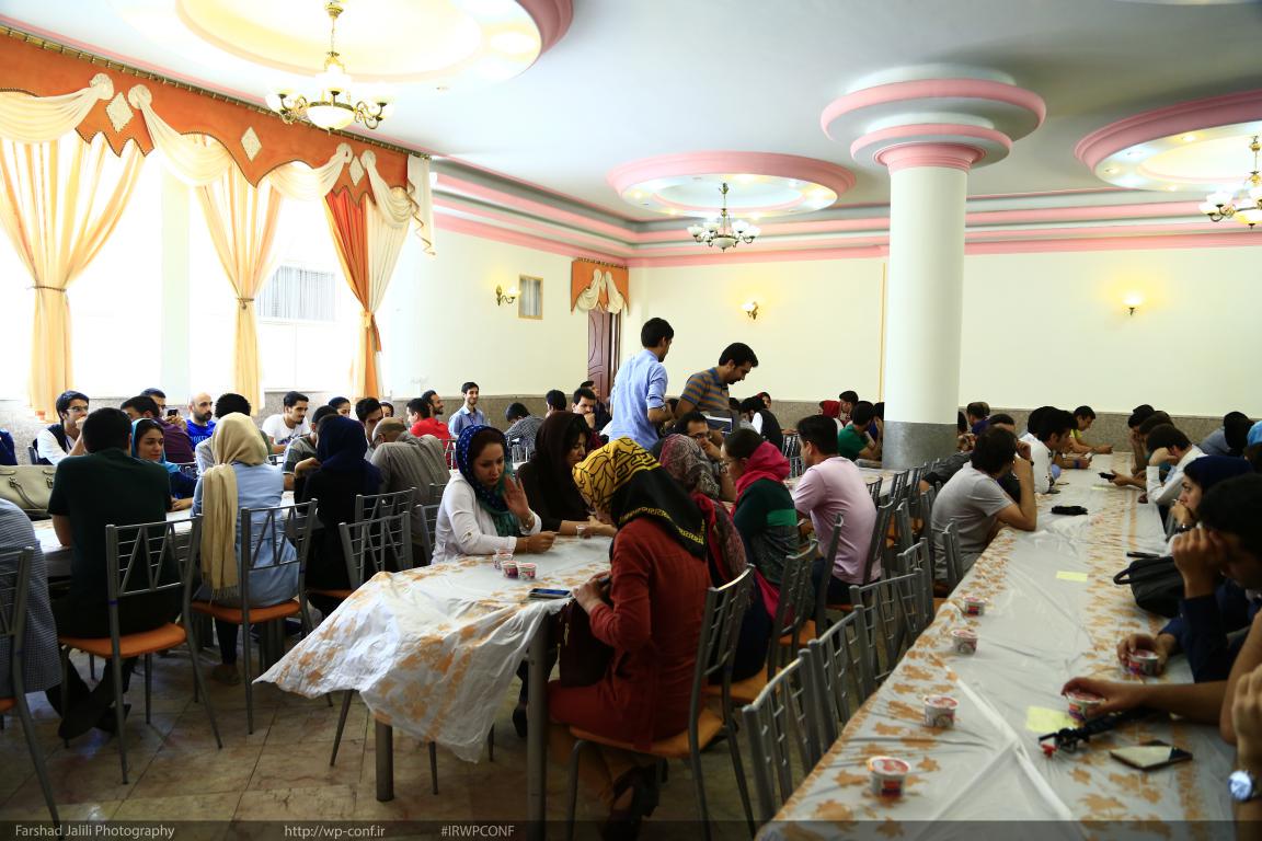 wpconf's tweet photo. ناهار ، همایش #وردپرس #irwpconf http://t.co/0i0LzeSvTH