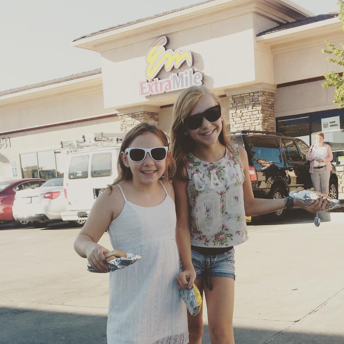 GreenbackChev's tweet photo. Favorite picture of the night! #GreenbackChevron #ChevronExtraMile #Folsom http://t.co/d1rm2ArPRJ