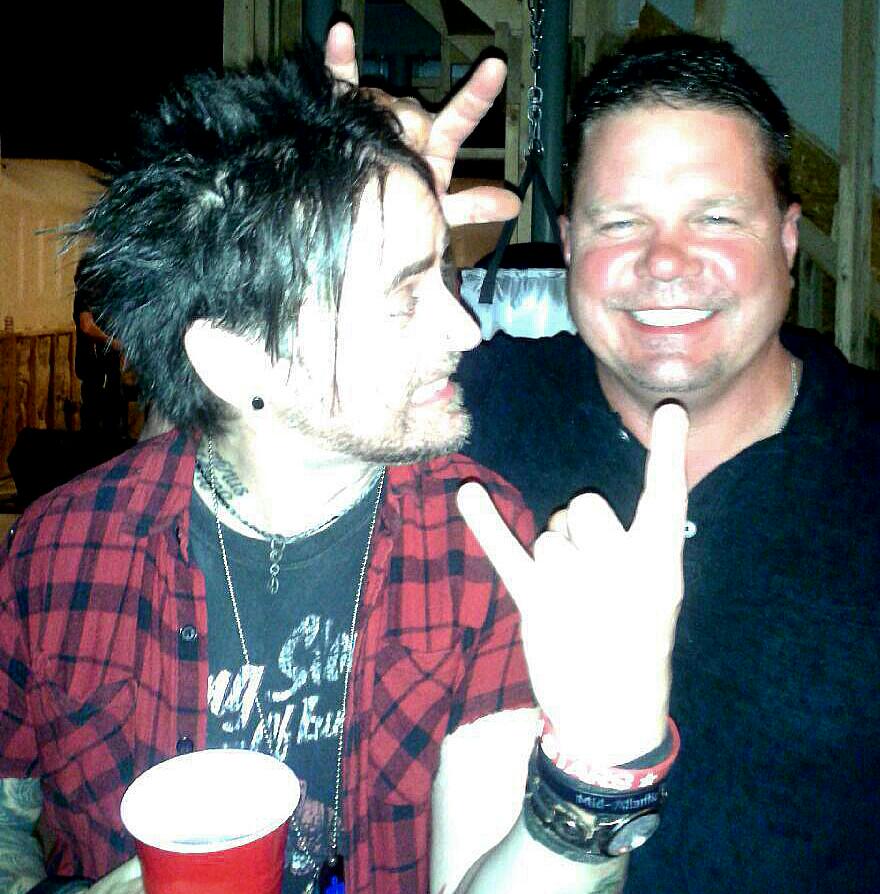 SixxTwentySeven's tweet photo. Shenanigans..... http://t.co/67BfEwe6v4