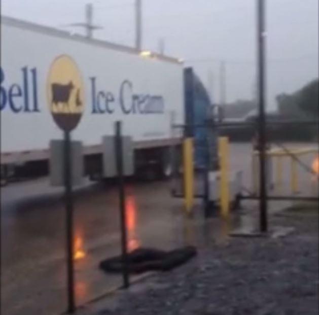 Blue Bell’s trucks are on the road again, and full of Blue Bell ice cream d-news.co/QN1gp