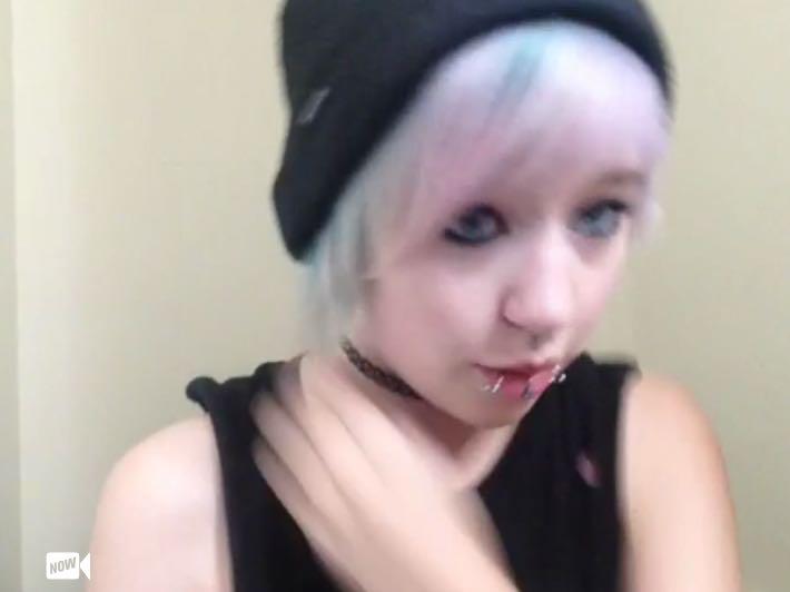 NevaehW11's tweet photo. 🔴 LIVE @KrisGoesMeow on #YouNow - She is so awesome https://t.co/sk4TxGMPnP http://t.co/ThhhGREcRG