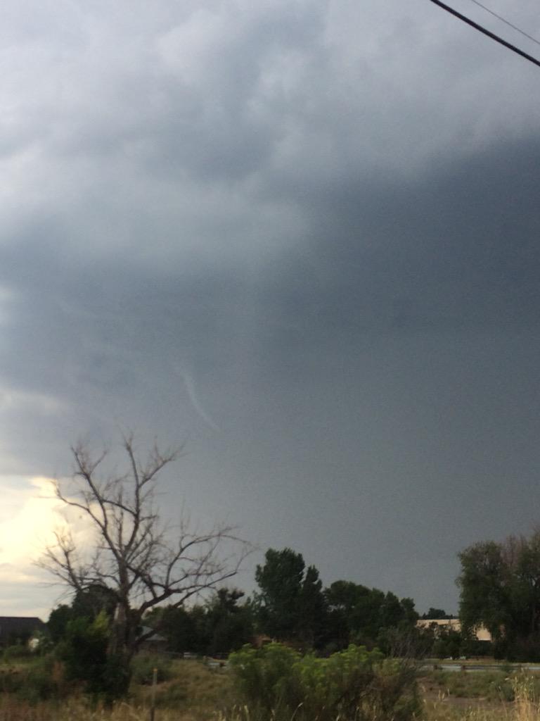 cleared2landcdr's tweet photo. @KDVR funnel cloud on the Cherry Creek Bike Trail. http://t.co/8zjS8h1ExP