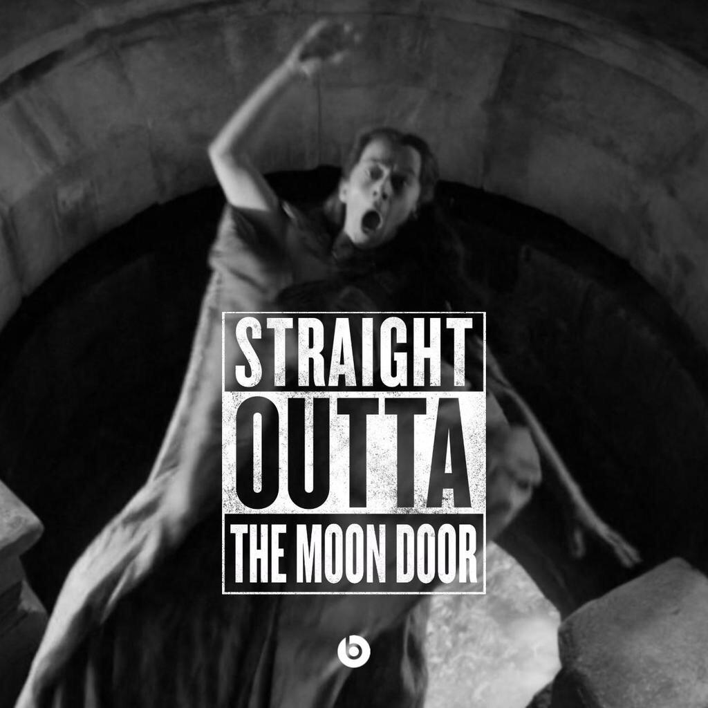 Daenerys's tweet photo. These Straight Outta GoT-Memes are too much. 😂😂 http://t.co/CfcBlr6GIw