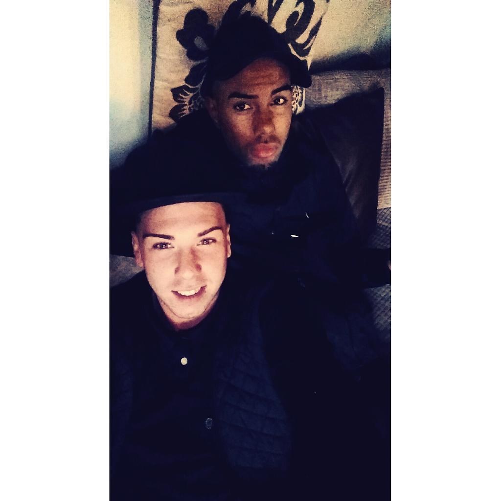 aaronmc142's tweet image. 😉👊✌