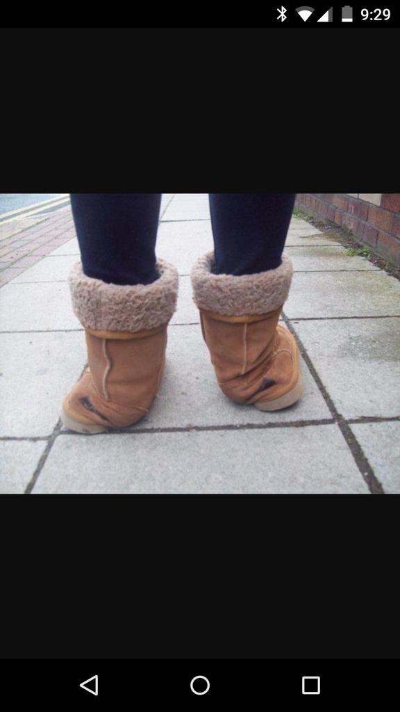 AGRAY93's tweet photo. Saw a girl wearing "uggs" today, and I don't know if I am mentally prepared to handle this this fall. http://t.co/2BPyZt9EaY