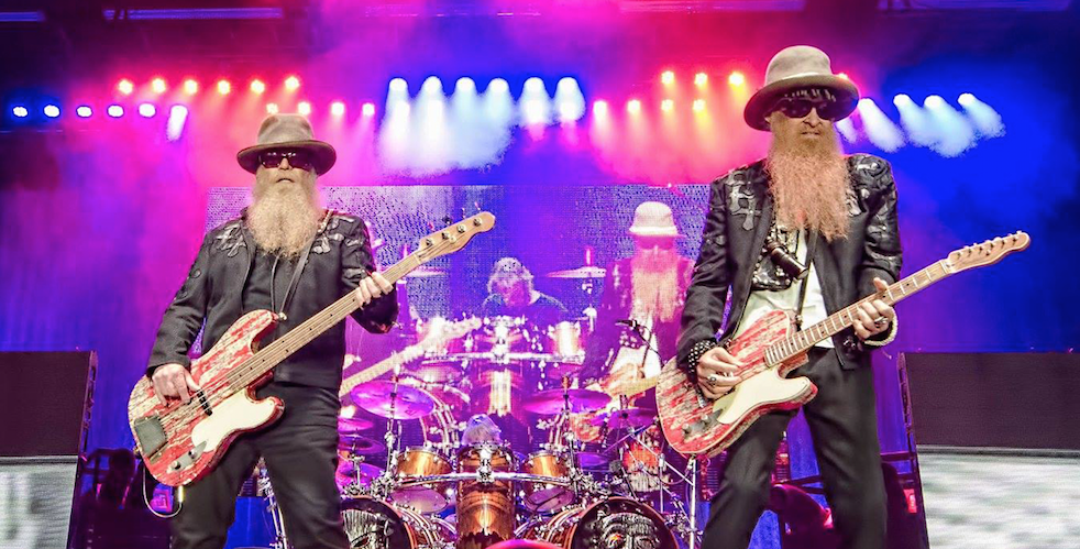 ZZTop's tweet photo. We're back in the states! 🇺🇸  Our U.S. tour kicks off tomorrow @Musikfest!
Tickets: http://t.co/GKHhttsvNX http://t.co/7YOzR0XG8m