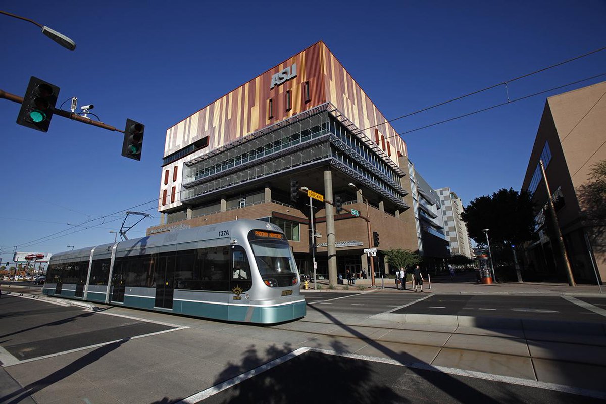 FieldNotesDialg's tweet image. Millennials Will Live In Cities Unlike Anything We've Ever Seen Before. goo.gl/UBSZyb