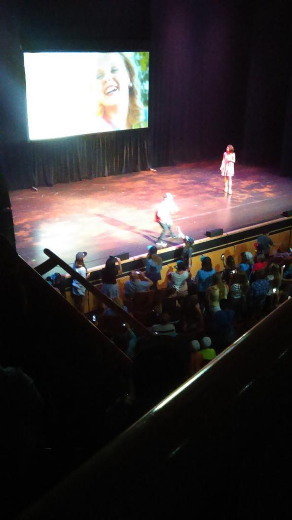 0471051a666d428's tweet photo. Mattybraps live in Chicago loved seeing him it was amazing I LOVE YOU! #MattyBLIVE http://t.co/FmZ6cTwHs1