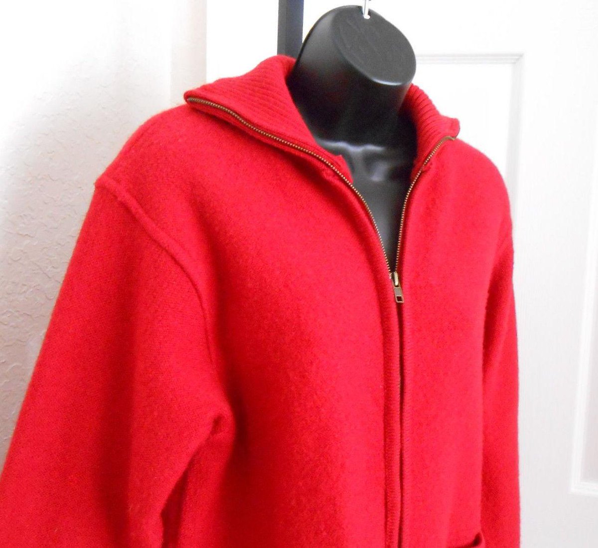 24InMyMind's tweet image. 100% Wool Women's Car Coat, Red, Zipper, Pockets, Small #TallyHo #BasicCoat ebay.com/itm/100-Wool-W…