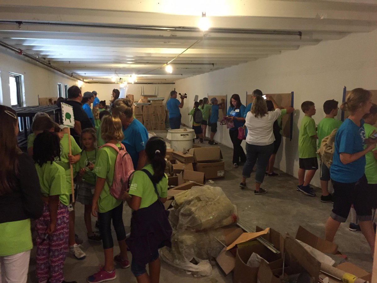 praylaird's tweet photo. CF Kids serving and praying for BG Kids today at the CF Life Center and Annex. @CFimpact @CFLifeMissions #Belleglade http://t.co/KcR7b2Lh8H