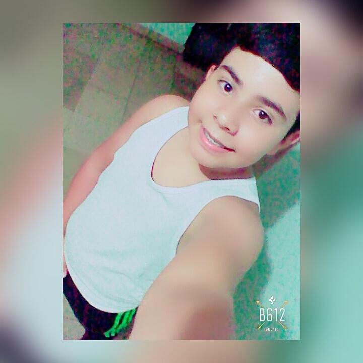 La Magia De Tus Besos Me Tienen Como Loco. Me Tienen Como Un Tonto Y Ya No Se Q Hacer..!!