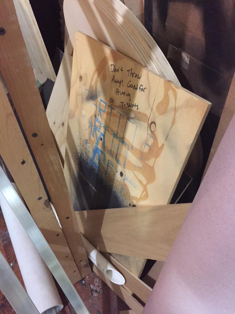 Andy_Makes's tweet photo. Old @PARTICLEMACE t-shirt printing board spotted in @markkleeb's studio. http://t.co/1iX2xZV3ba