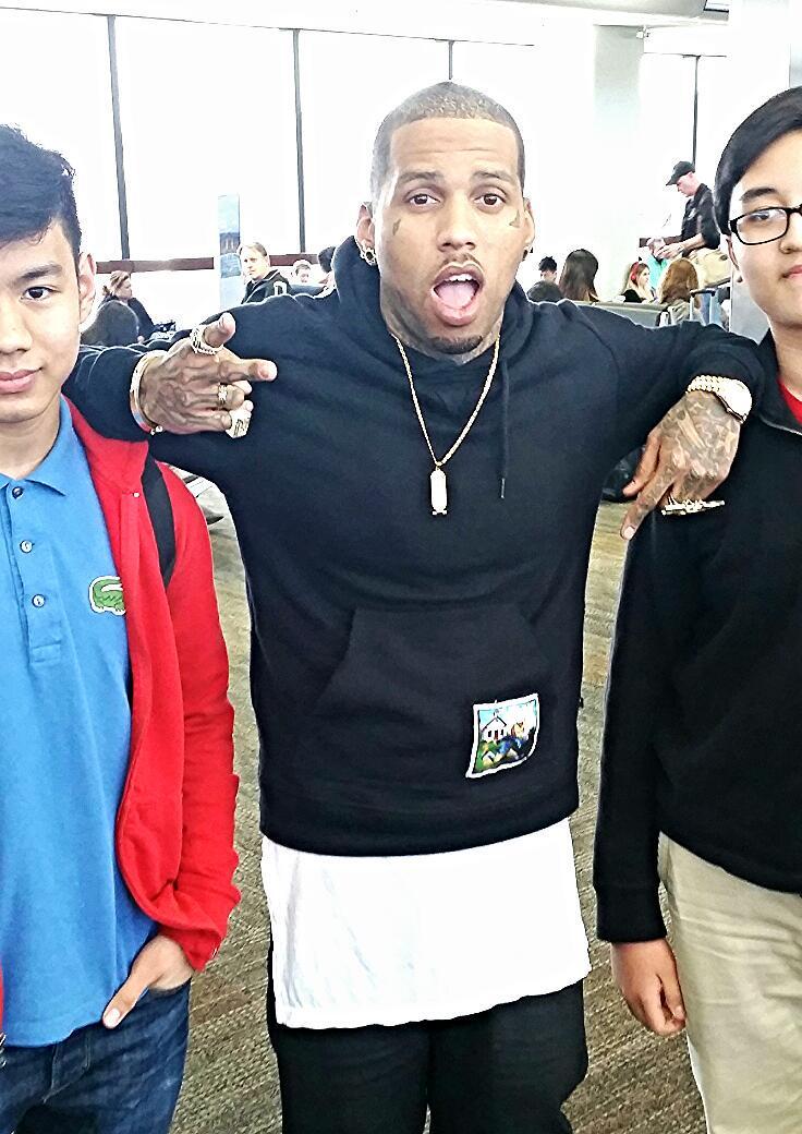 Calvin_htet_00's tweet photo. It was awesome meeting @Kid_Ink at San Francisco during spring break #batgang #alumni #kidink http://t.co/MTiPGWpMi6