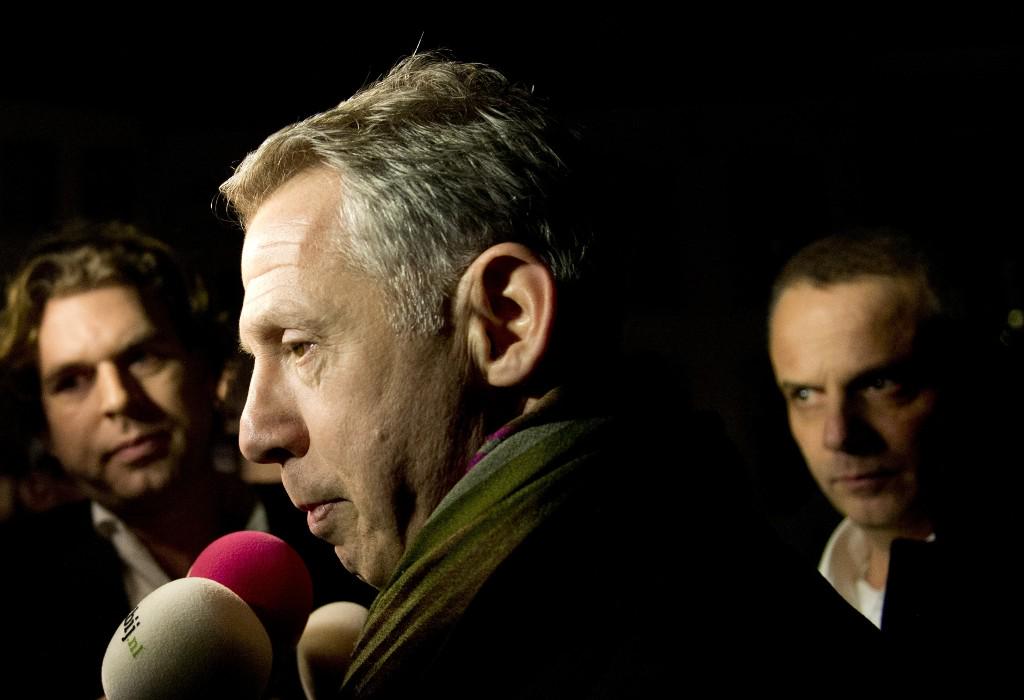 telegraaf's tweet photo. Moet PowNed beelden Onno Hoes rectificeren? http://t.co/ef3xF1H5EX #Onnogate http://t.co/vbeNDlsiyV