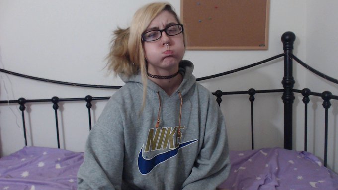 this pouty baby cannot find her phone come hang out with me on CB! https://t.co/G6BasQrnCw http://t.<a href="/tag/mvsales"class="tags"><span>#mvsales</span></a>