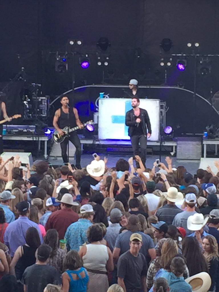 DianeQuennoz's tweet photo. Great seats for Dan+Shay .... Rocked Journey and Pety http://t.co/po7cyqe3FB