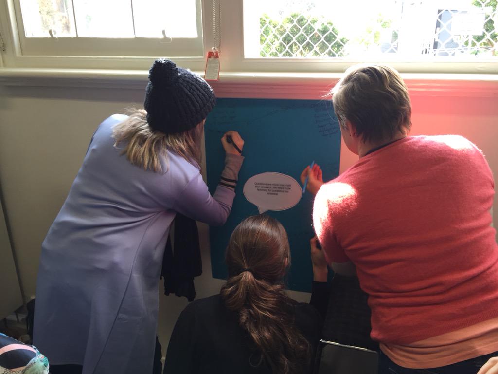 ChrisBorcek's tweet photo. Silent conversations @SKPS1479 http://t.co/Iy60djzozB