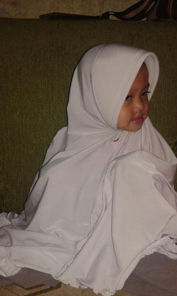 NdaBastardt's tweet photo. Banyak gayaa banget nii aanak semakin gedee http://t.co/koWa9nDGQP
