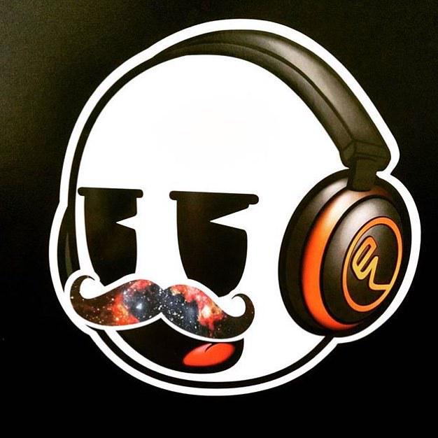 EmazingBrian's tweet photo. Mr. Dank Head, master of disguise!
#emazinglights #dankhead http://t.co/BL23pfT6Kc