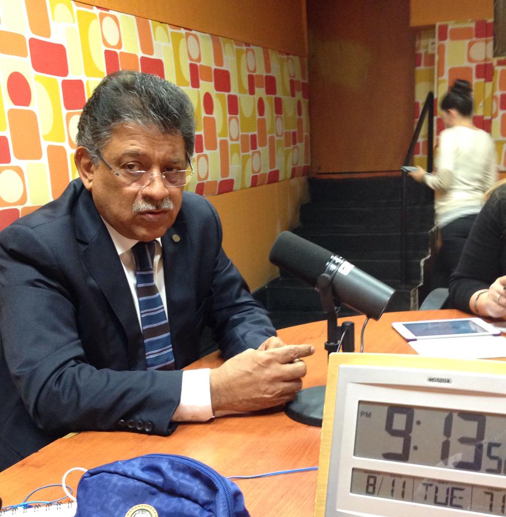 VernSchust's tweet photo. Amigos póngale en su radio 1470 AM, Diputado @AlonsoRaya_ platicando de la situación del #IMSS e #ISSSSTE q piensas? http://t.co/ZtDJHCuzDa