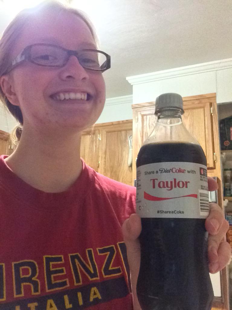 lizisblonde's tweet photo. #ShareWithTaylor #sweepstakes I love @taylorswift13 took me forever to find this bottle! http://t.co/8Ib7HzLm1U