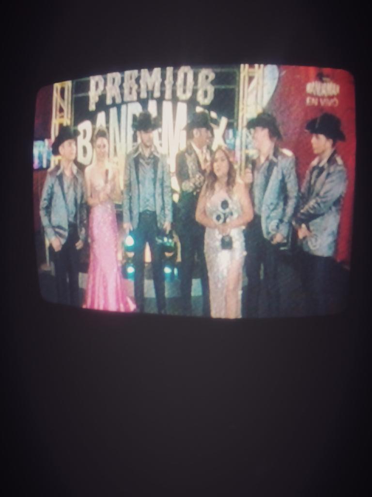 YuneinciRG's tweet photo. Noche perfecta ❤
Mi Edén Muñoz :'3 
Calibre 50 , va con todo 

#Calibre50 
#Calibre50EnPremiosBandamax 
#Edén http://t.co/zuxi7zJajV