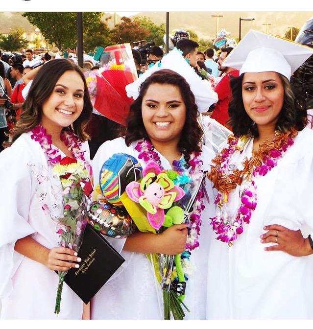 SmackHigh_4O8's tweet photo. And here we can see two hoes and a 🐳 http://t.co/mK5YjSnOL0