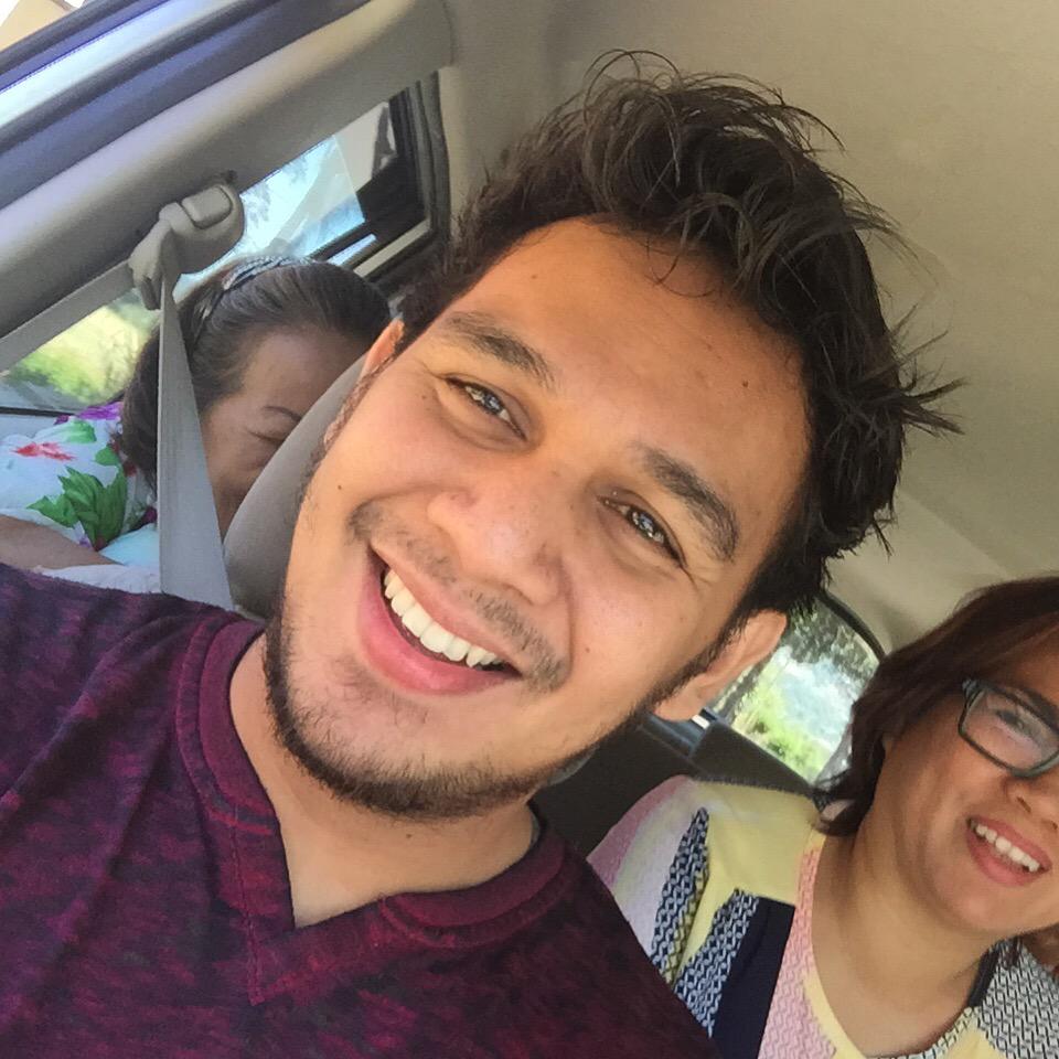 christellgo's tweet photo. Quality time with family #manado http://t.co/5RprQPzLnJ