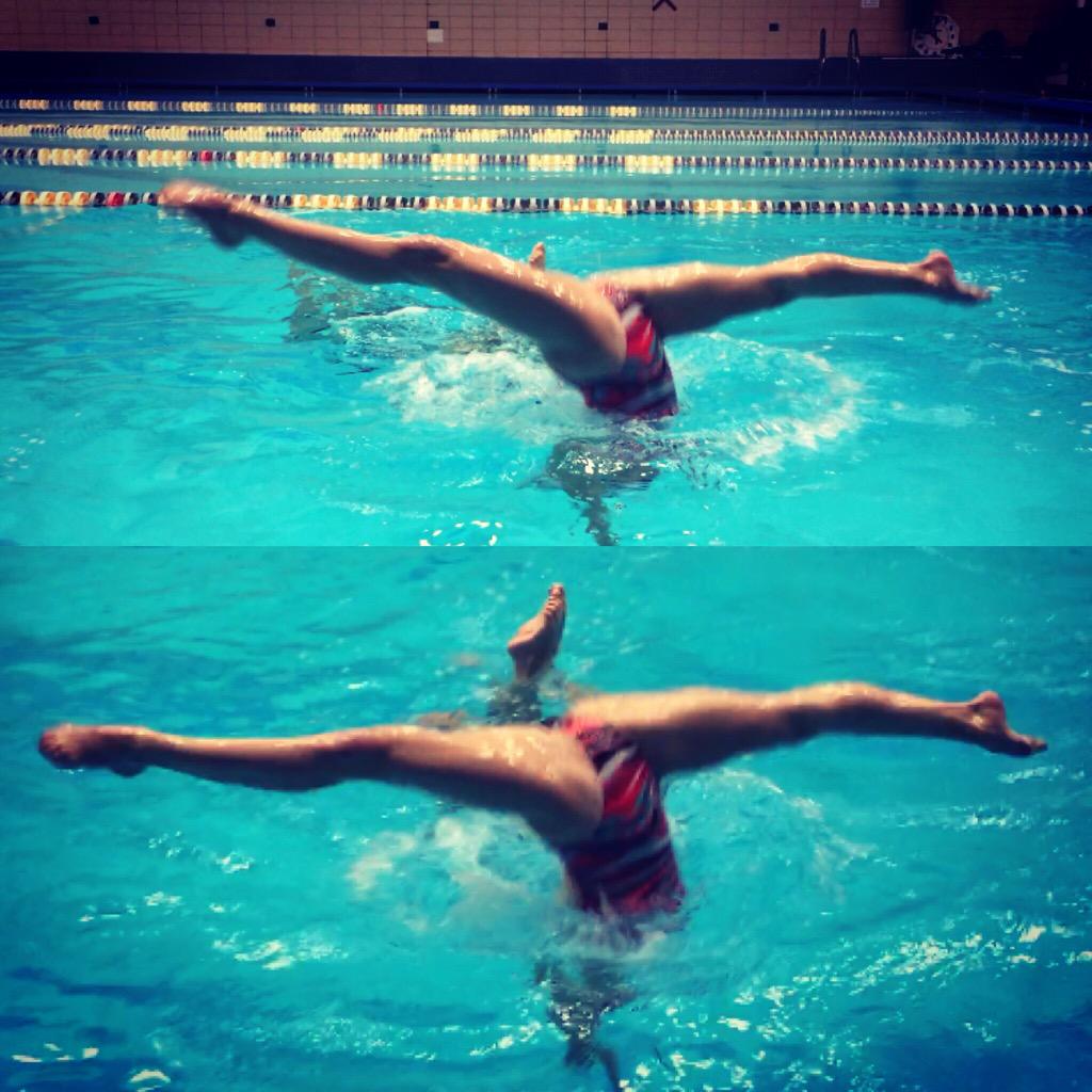 andreafuentes83's tweet photo. Improving @fina1908 figures!
Top:1st of the morning-Down:end of the trainning #synchrocamp #coach #GoodJobAlexa #yeah http://t.co/PbWYBpgFnr