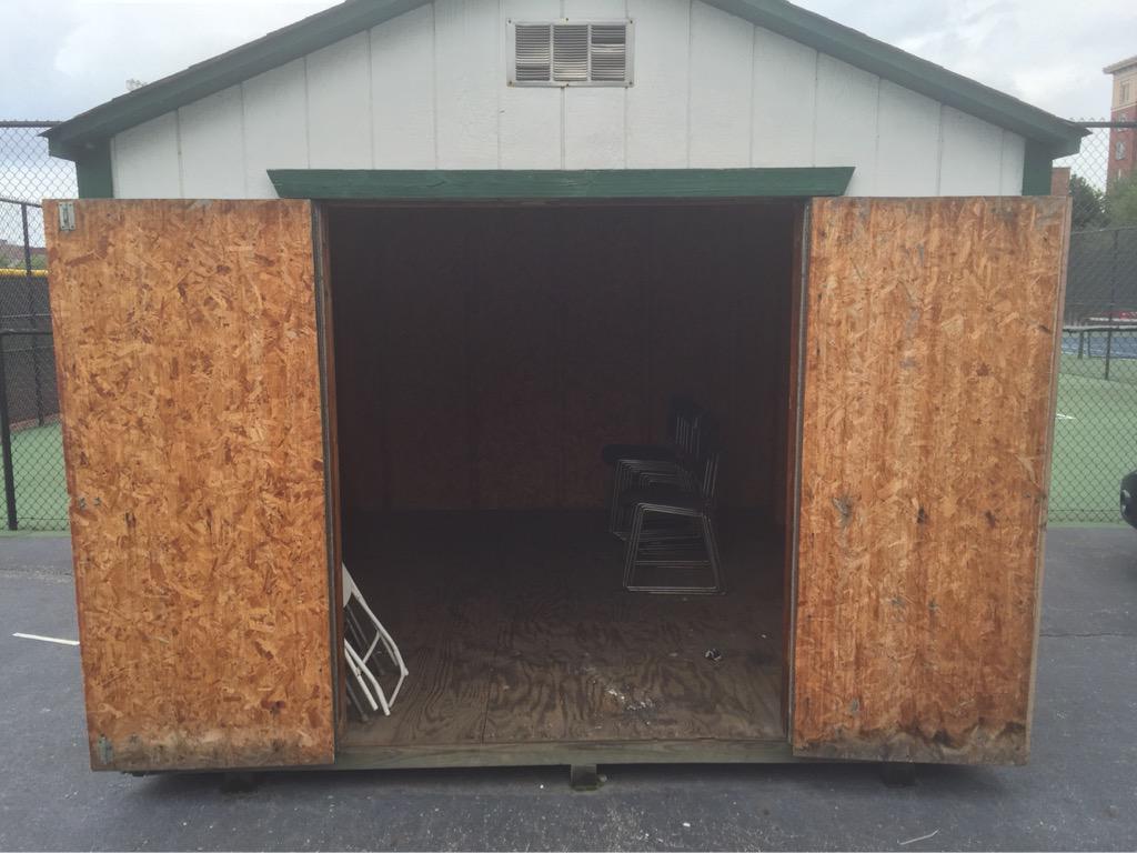 CSUCoachEtzkin's tweet photo. Thanks to all the freshmen and asst coaches who have kept this shed clean for last 13 years. #byebyeshed #newfacility http://t.co/0okpvCSrJN