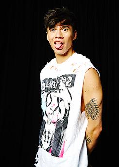 5SOS_Daily tweet picture