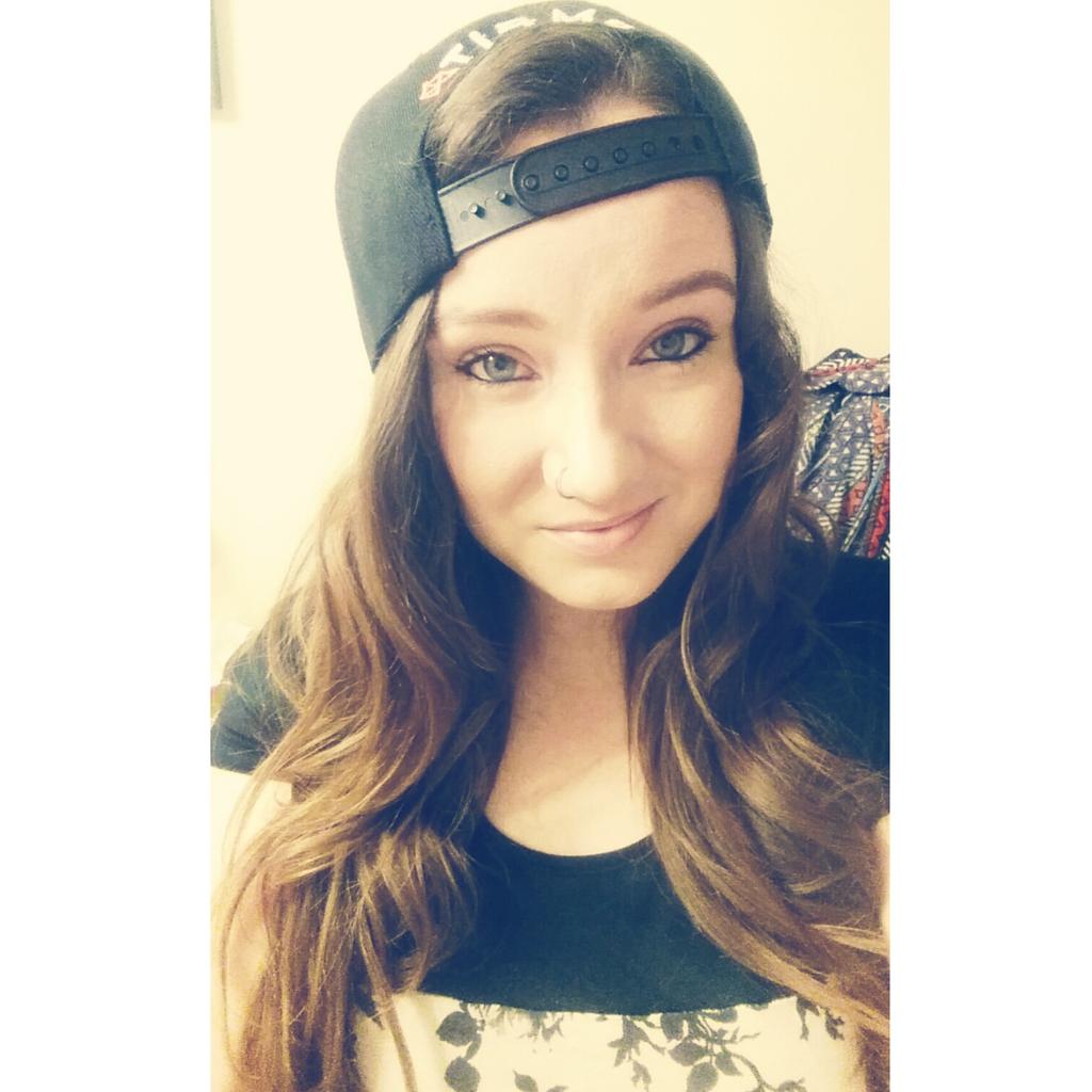 Aimee5hope9's tweet image. Finally got my #BMFIT snapback. #NotSigned #LilBitter #ImaStillWearItThough @BradleyMartyn